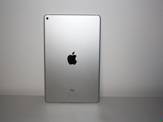Used Apple Air 2, 1566 i-Pad for Sale (Auction Premium) | NetBid Industrial Auctions