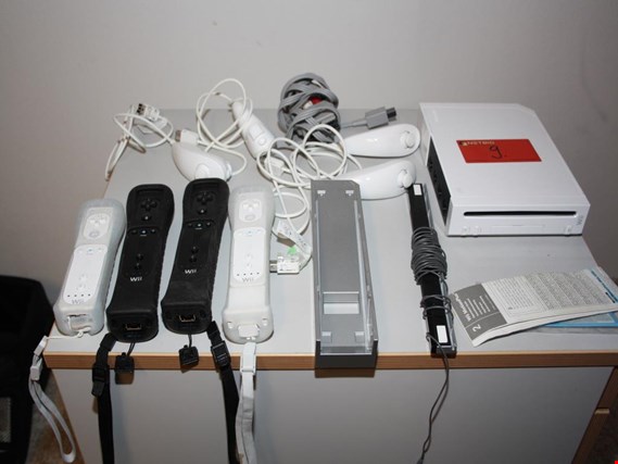 Used Nintendo Wii RVL-001 Games console for Sale (Auction Premium) | NetBid Industrial Auctions