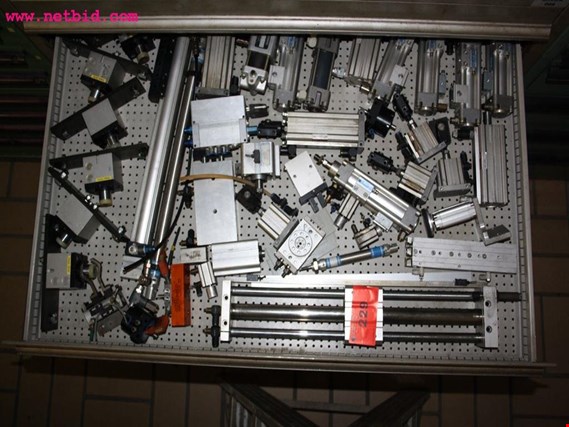 Used 1 Posten Pneumatic accessories for Sale (Auction Premium) | NetBid Industrial Auctions