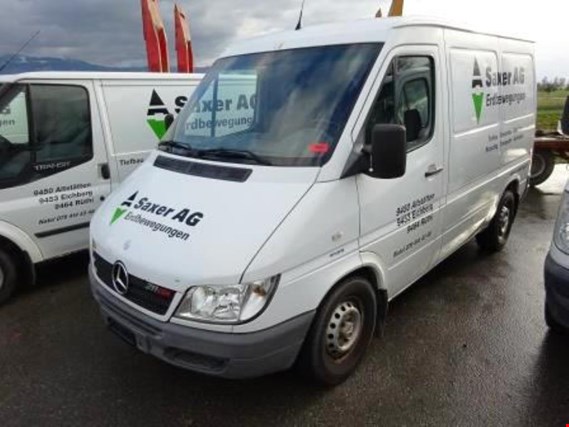 Used Mercedes-Benz 211 CDI Sprinter van for Sale (Trading Premium) | NetBid Industrial Auctions