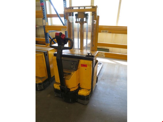 Used Jungheinrich Electric pedestrian stacker for Sale (Auction Premium) | NetBid Industrial Auctions