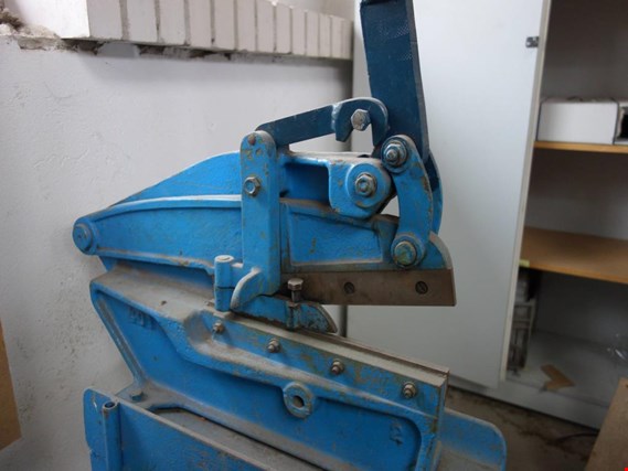 Used Lever-knife scissors (blue) for Sale (Trading Premium) | NetBid Industrial Auctions