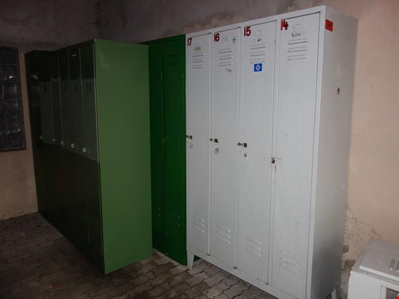 Used 8 Changing room lockers for Sale (Auction Premium) | NetBid Industrial Auctions