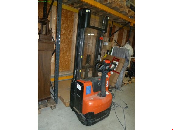 Used BT Staxio Electric pallet truck for Sale (Auction Premium) | NetBid Industrial Auctions