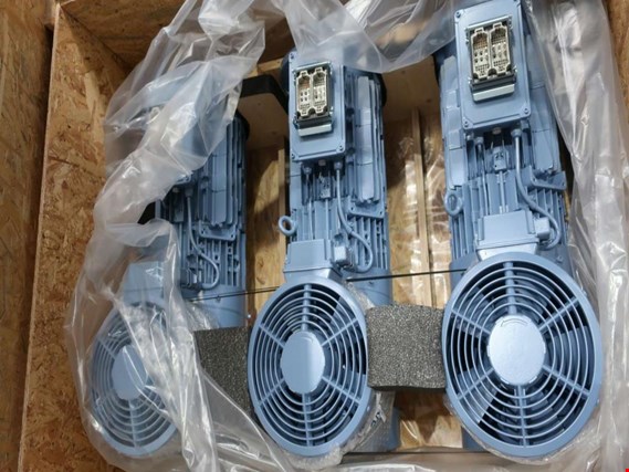Used Nidec/SSB Wind GXHIF-0835.34216.M100 3 Electric motors Pitch adjustment hub 3.XM + CSA for Sale (Auction Premium) | NetBid Industrial Auctions