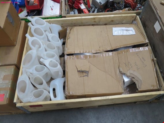 Used 1 Posten Plastic cans for Sale (Auction Premium) | NetBid Industrial Auctions