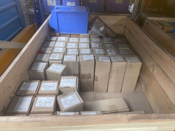 Used Mixed pallet fastening technology for Sale (Auction Premium) | NetBid Industrial Auctions