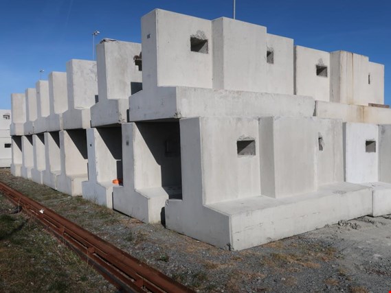Used 80 Concrete support blocks (gondola) for Sale (Online Auction) | NetBid Industrial Auctions
