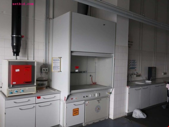 Used Wesemann Systemkanal 165/93 Fume cupboard for Sale (Auction Premium) | NetBid Industrial Auctions