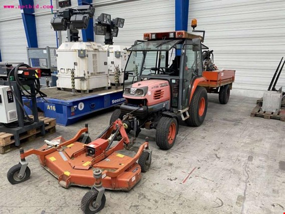 Used Kubota STV36 Municipal Tractor for Sale (Auction Premium) | NetBid Industrial Auctions