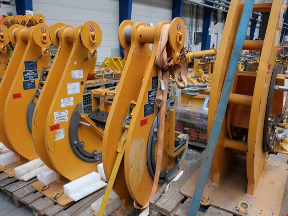 Used Axzion Lifting gear set (Variohook) Assembly for Sale (Trading Premium) | NetBid Industrial Auctions
