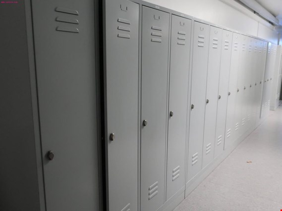 Used 20 Changing lockers for Sale (Trading Premium) | NetBid Industrial Auctions