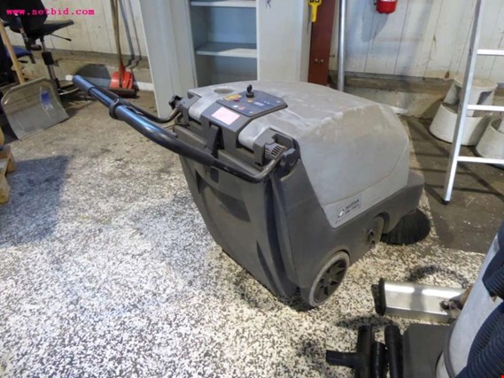 Used Nilfisk SW700S Floor cleaning device for Sale (Auction Premium) | NetBid Industrial Auctions