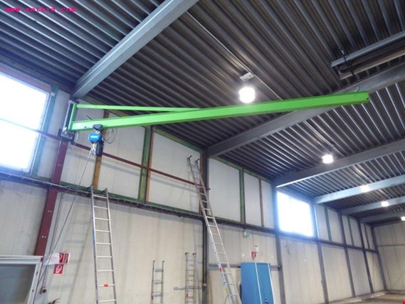 Used Pillar-mounted slewing crane - subject to surcharge! for Sale (Auction Premium) | NetBid Industrial Auctions
