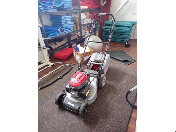 Used Honda GCV135 Motorized lawn mower for Sale (Auction Premium) | NetBid Industrial Auctions