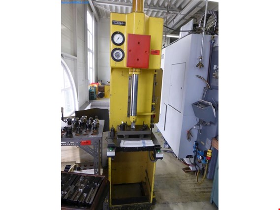 Used Neff 10SA Single-column hydraulic press for Sale (Auction Premium) | NetBid Industrial Auctions