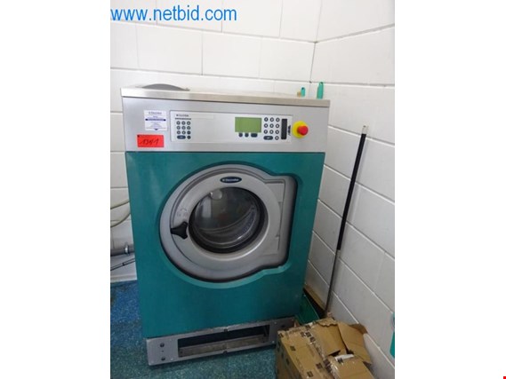 Used Elektrolux W310 H Professional Commercial washing machine for Sale (Auction Premium) | NetBid Industrial Auctions