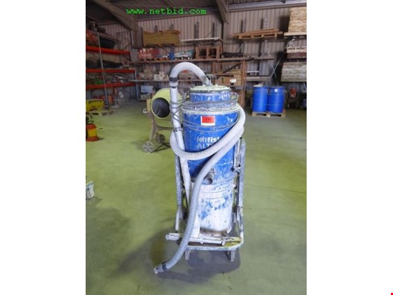 Used Nilfisk Atix 115 Industrial wet-dry vacuum cleaner for Sale (Auction Premium) | NetBid Industrial Auctions