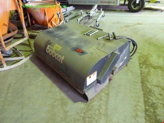 Used Melroe Bobcat Sweeper 60 Hydraulic mounted sweeper for Sale (Auction Premium) | NetBid Industrial Auctions
