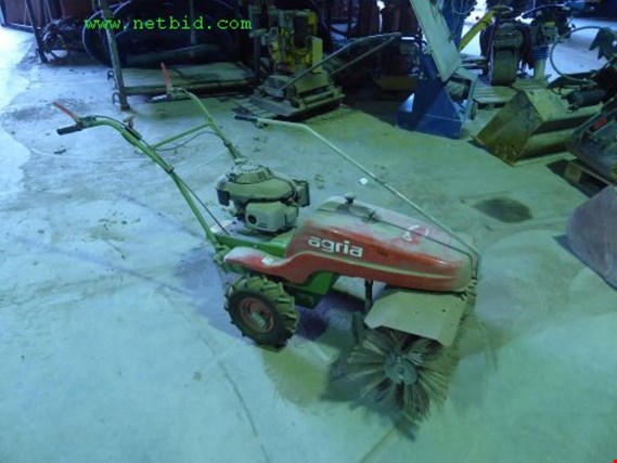 Used Agria Cleanstar Compact Municipal sweeper for Sale (Auction Premium) | NetBid Industrial Auctions