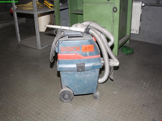 Used Bosch GAS 25 industrial vacuum cleaner for Sale (Auction Premium) | NetBid Industrial Auctions