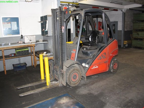Used Linde H 25 T forklift for Sale (Auction Premium) | NetBid Industrial Auctions