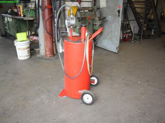 Used oil filling device for Sale (Trading Premium) | NetBid Industrial Auctions