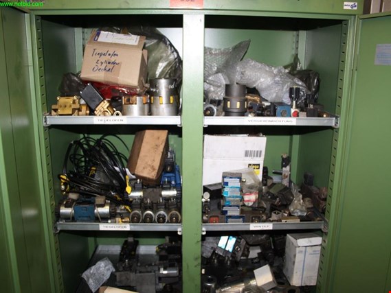 Used tool cabinet (15) for Sale (Auction Premium) | NetBid Industrial Auctions