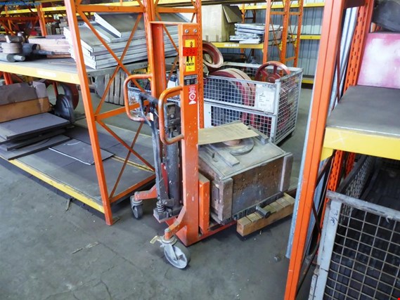 Used Kahl HGH 1120 Hydraulic high lift truck for Sale (Auction Premium) | NetBid Industrial Auctions
