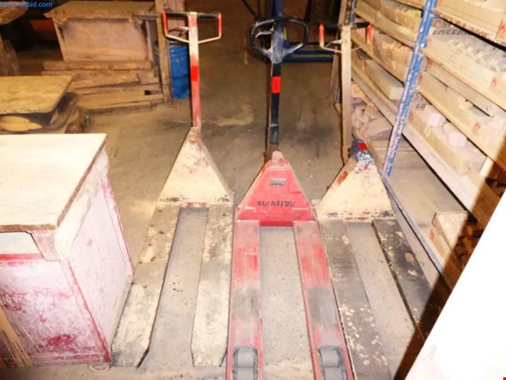 Used Manitou Pallet truck for Sale (Auction Premium) | NetBid Industrial Auctions