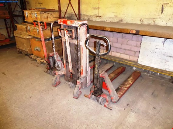 Used Logitrans LL1000M Manual pallet truck for Sale (Auction Premium) | NetBid Industrial Auctions