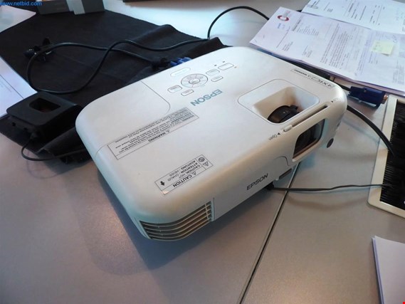Used Epson H520B LCD projector for Sale (Auction Premium) | NetBid Industrial Auctions