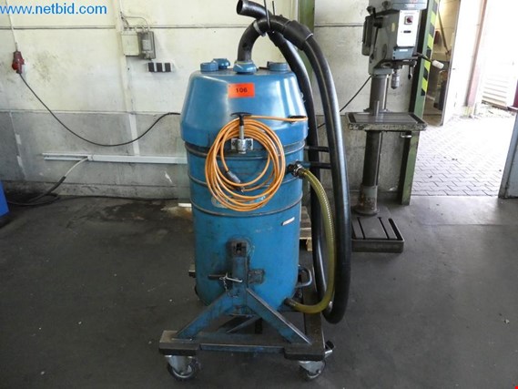 Used Ringer RI300D2I industrial vacuum cleaner for Sale (Auction Premium) | NetBid Industrial Auctions
