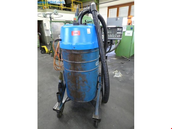 Used Ringer RI300-W2 industrial vacuum cleaner for Sale (Auction Premium) | NetBid Industrial Auctions