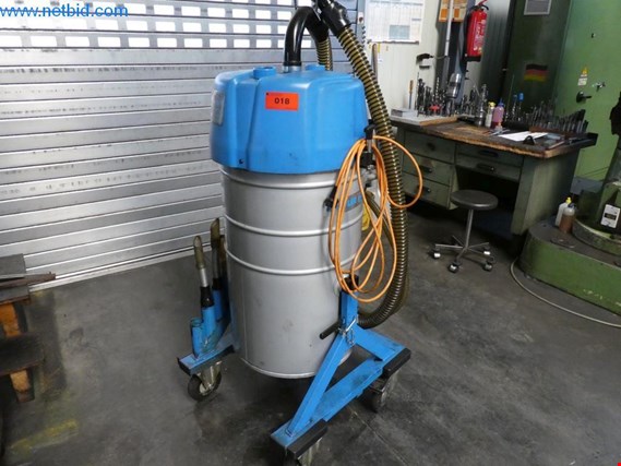Used Ringler RI80B2E industrial vacuum cleaner for Sale (Auction Premium) | NetBid Industrial Auctions