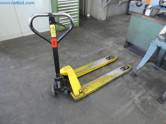 Used pallet lift truck for Sale (Auction Premium) | NetBid Industrial Auctions