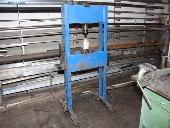 Used AC Hydraulic PJ16H Workshop press for Sale (Auction Premium) | NetBid Industrial Auctions