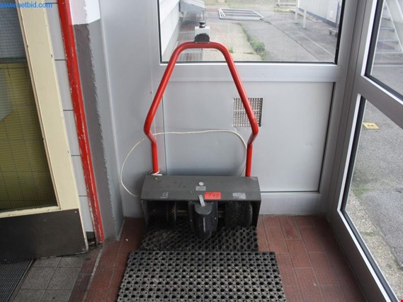 Used Heute Shoe shine machine for Sale (Trading Premium) | NetBid Industrial Auctions