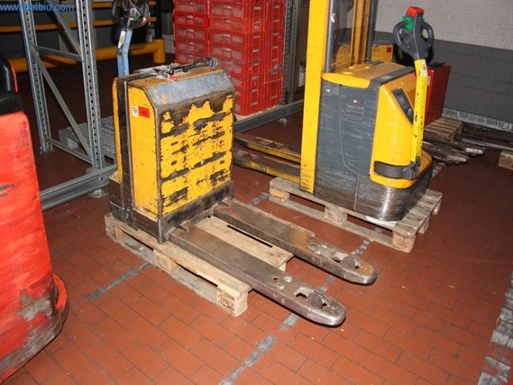 Used Electric pallet truck for Sale (Trading Premium) | NetBid Industrial Auctions