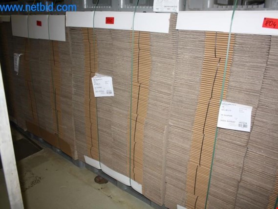 2 Paletten mit Kartons gebraucht kaufen (Online Auction) | NetBid Industrie-Auktionen