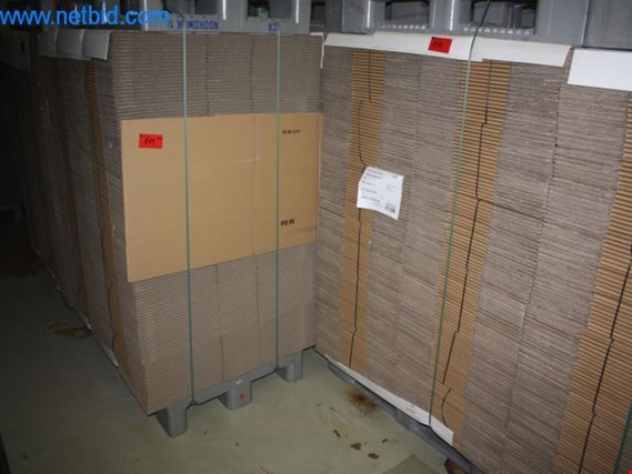2 Palety z kartonami kupisz używany(ą) (Online Auction) | NetBid Polska