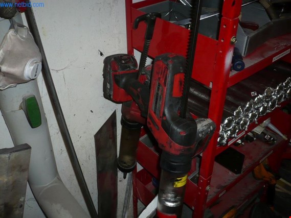 Used Milwaukee 2 Battery-powered grouting equipment for Sale (Auction Premium) | NetBid Industrial Auctions