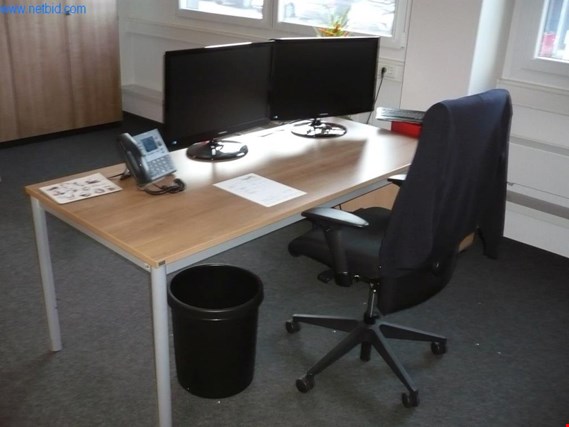 Used Hund Desk for Sale (Online Auction) | NetBid Industrial Auctions