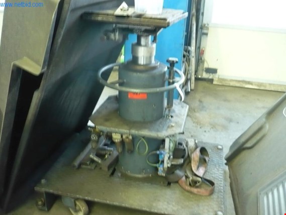 Used Hydraulic jack with compressed air drive for Sale (Auction Premium) | NetBid Industrial Auctions