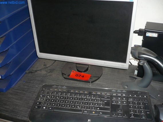 Used 19" widescreen monitor for Sale (Auction Premium) | NetBid Industrial Auctions