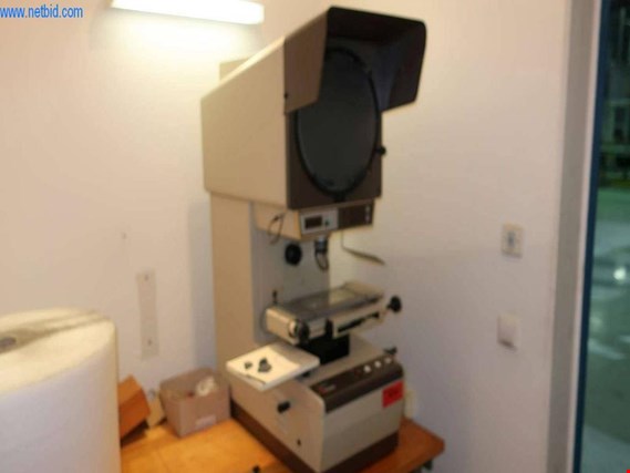 Used Mitutoyo PJ300 profile projector for Sale (Auction Premium) | NetBid Industrial Auctions