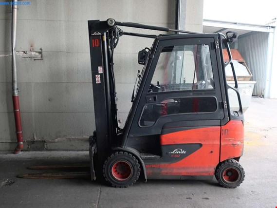 Used Linde E30 electr. forklift truck for Sale (Auction Premium) | NetBid Industrial Auctions