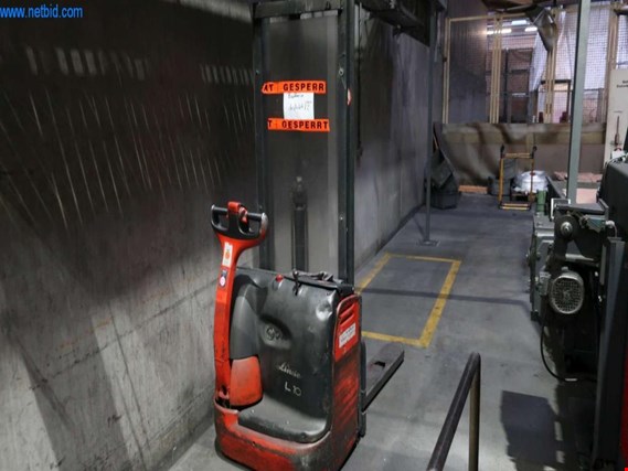 Used Linde L10 electr. high-lift truck for Sale (Auction Premium) | NetBid Industrial Auctions
