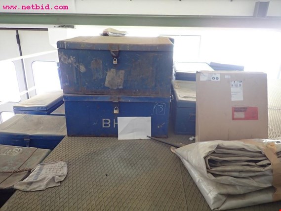 Used 10 Metal toolboxes for Sale (Auction Premium) | NetBid Industrial Auctions