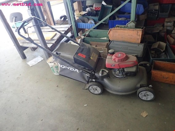 Used Honda IZY HRG536 Petrol lawn mower for Sale (Auction Premium) | NetBid Industrial Auctions